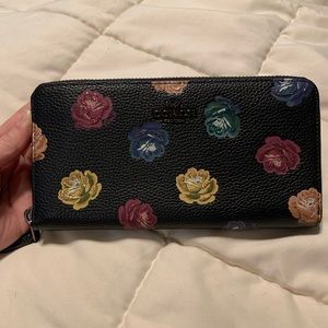 RARE NWOT Coach Rainbow Roses Wallet